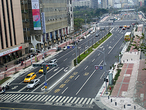 高市中正路景觀道路即將完成，創造人車雙贏新風貌